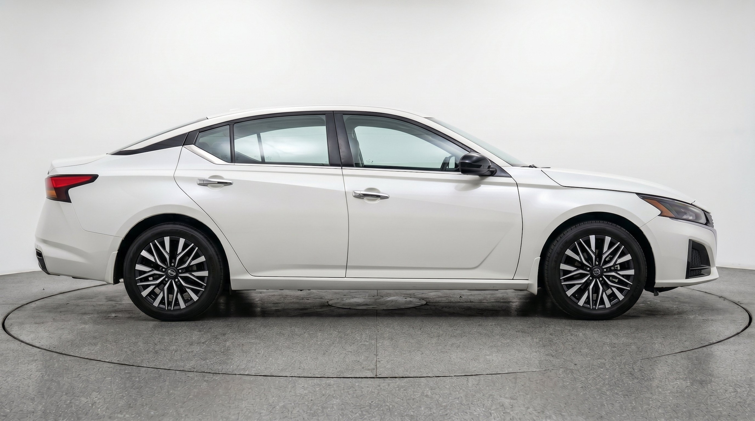 Thumbnail: 2025 Nissan Altima - 10