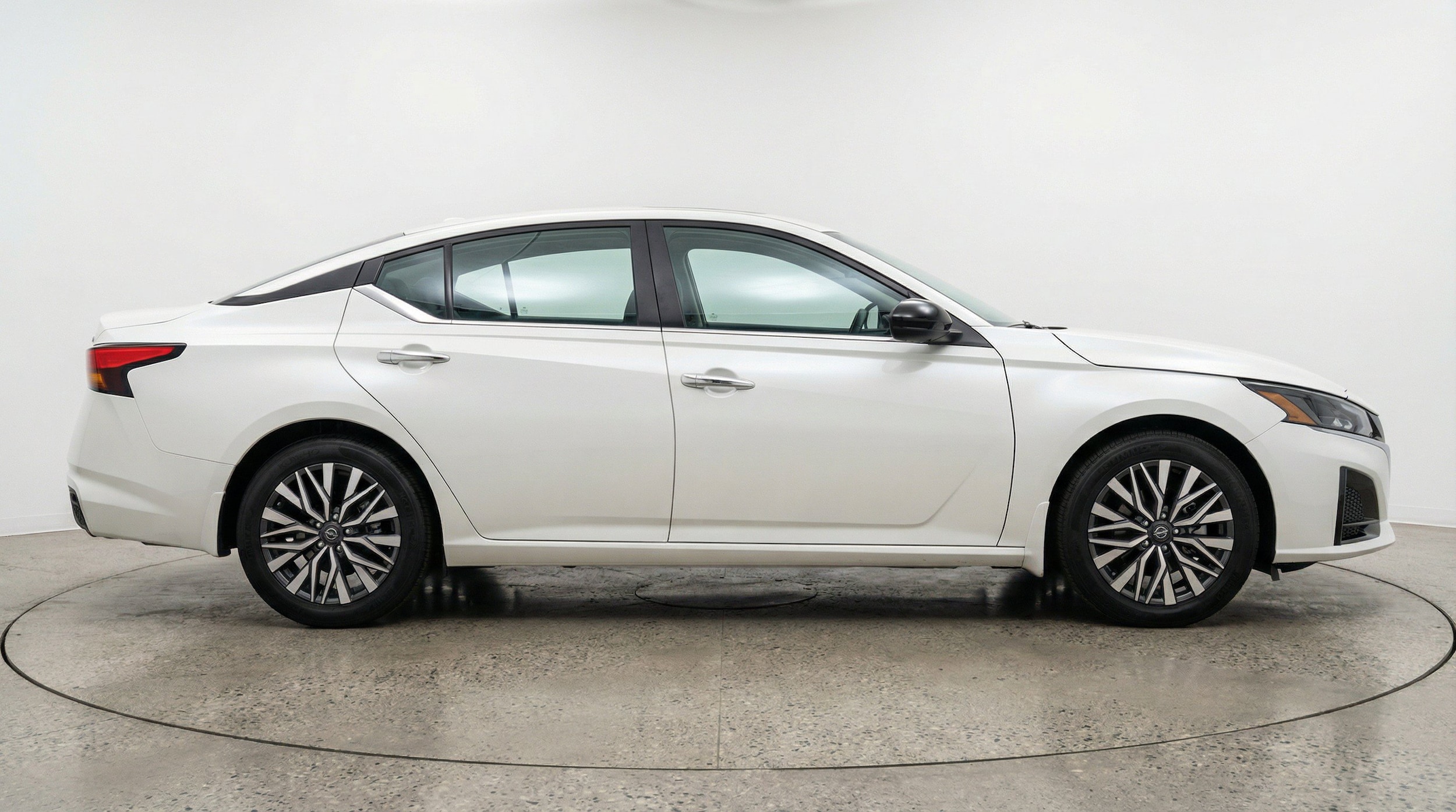 Thumbnail: 2025 Nissan Altima - 10