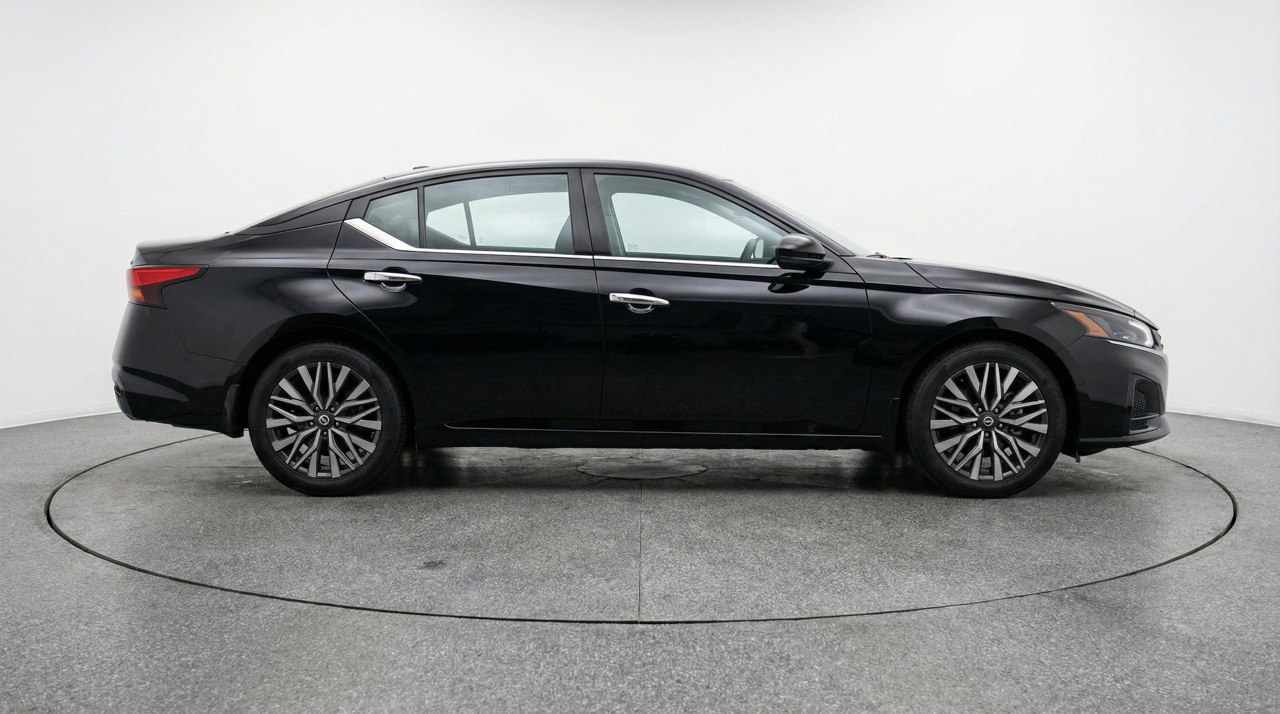 Thumbnail: 2025 Nissan Altima - 10