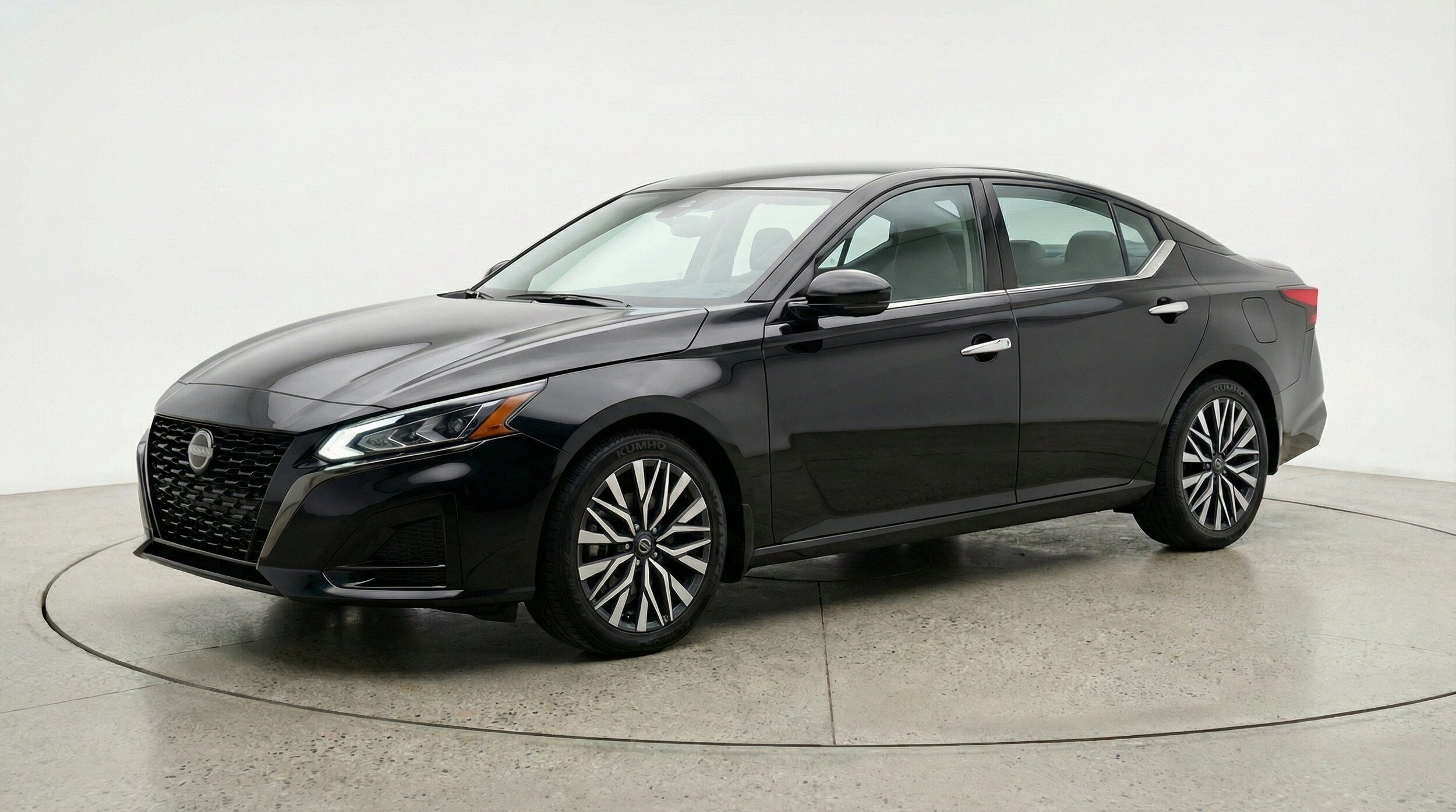 Thumbnail: 2025 Nissan Altima - 3