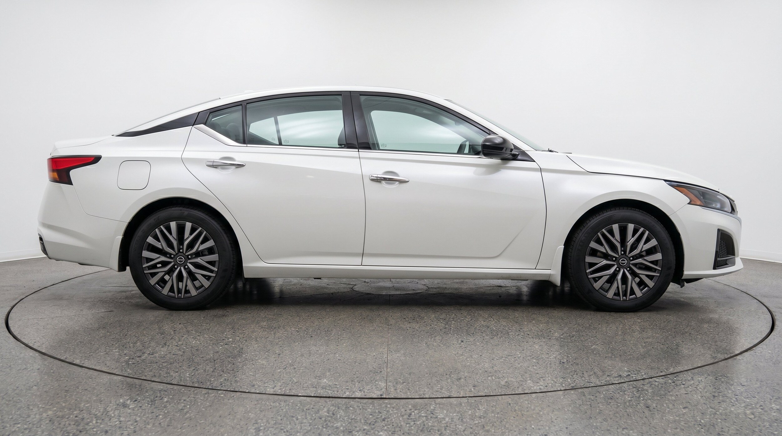 Thumbnail: 2025 Nissan Altima - 10