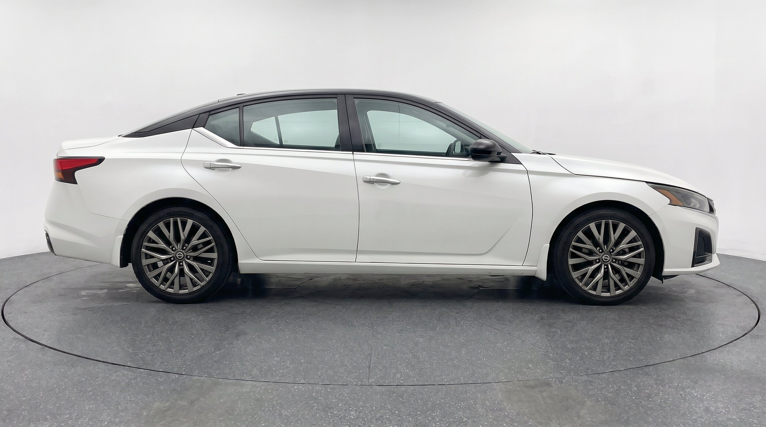 Thumbnail: 2025 Nissan Altima - 10