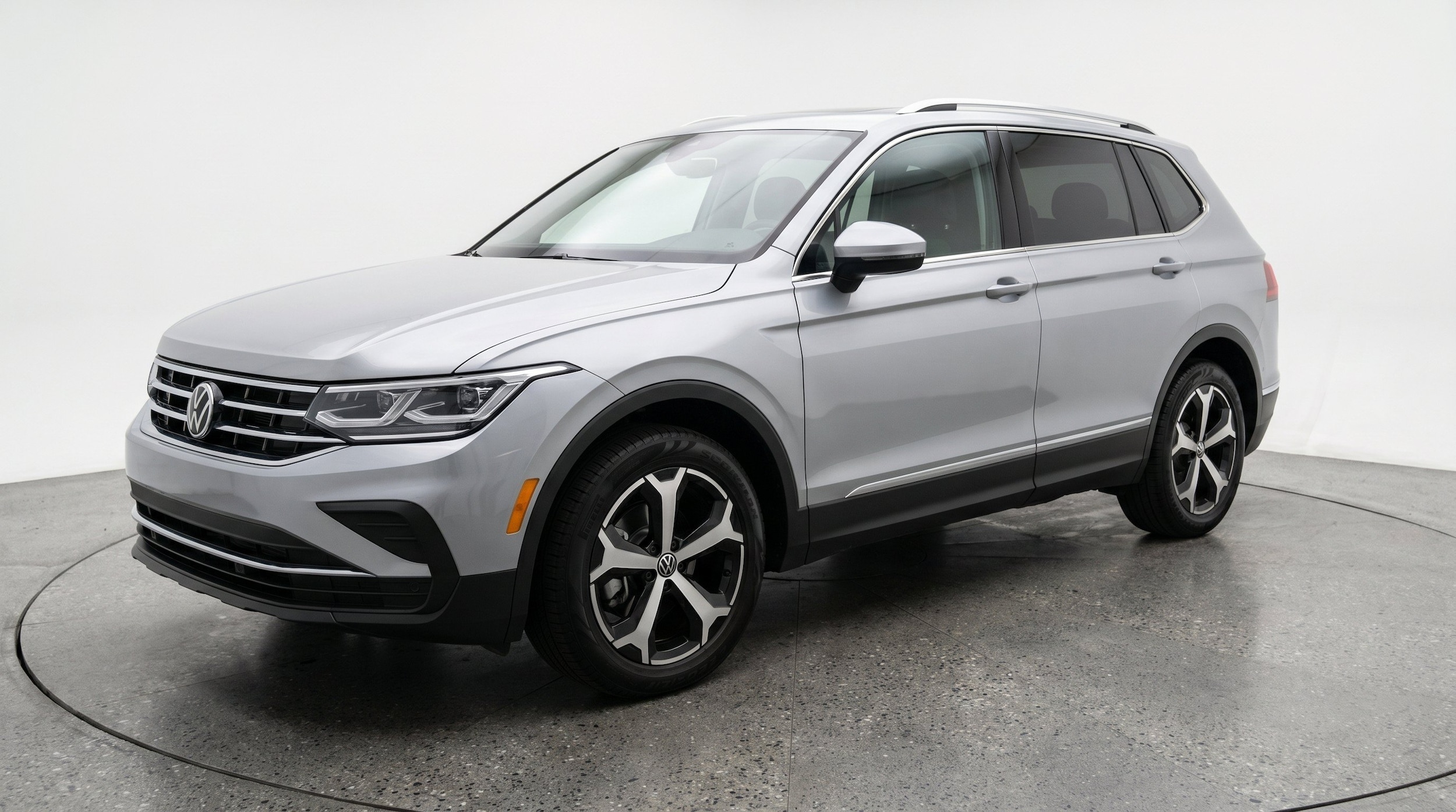 Thumbnail: 2026 Volkswagen Tiguan - 3