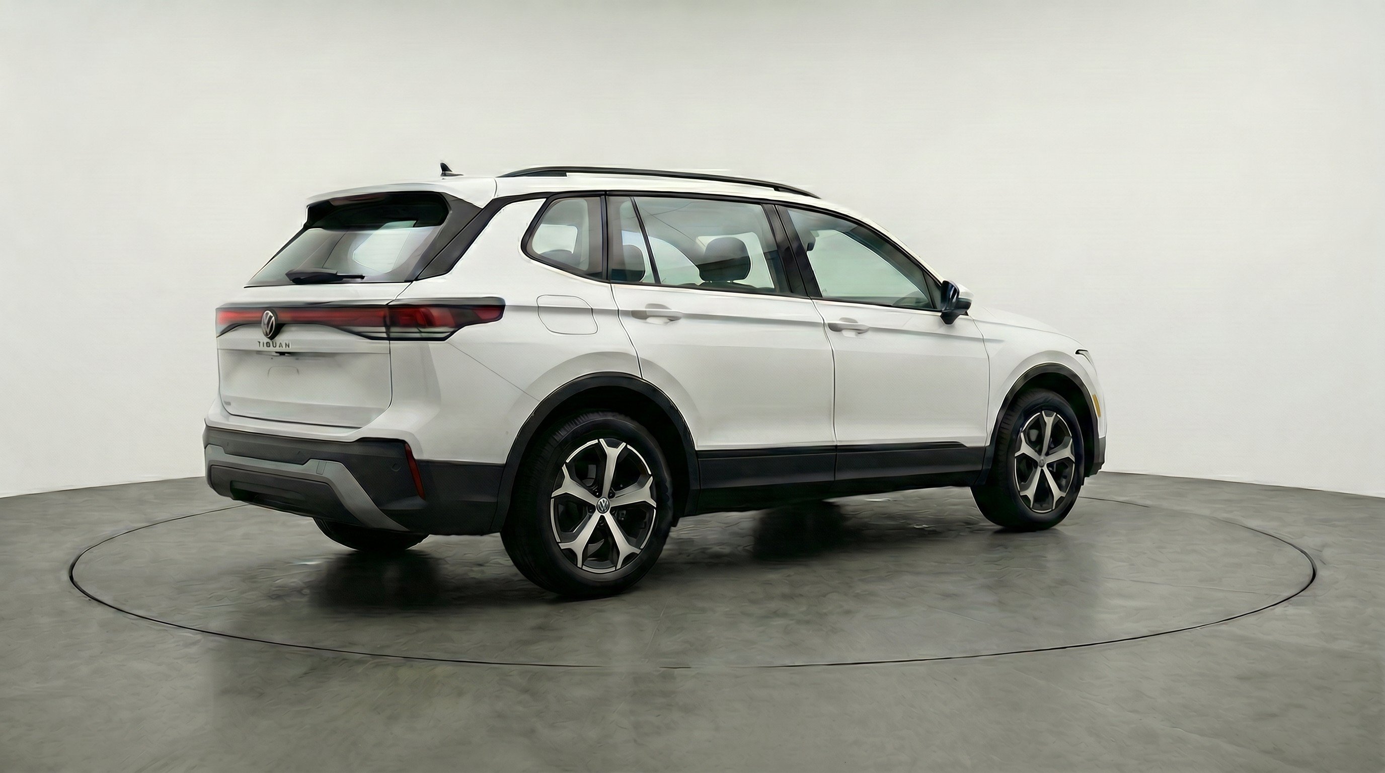 Thumbnail: 2026 Volkswagen Tiguan - 9