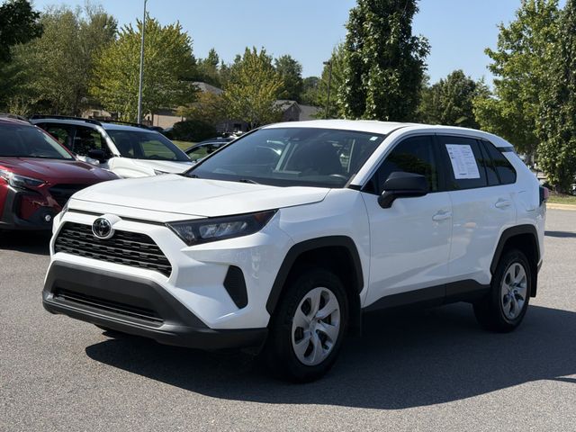2022 Toyota RAV4 LE - Photo 7