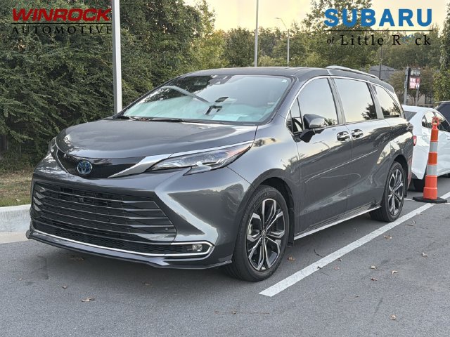 Used 2025 Toyota Sienna Platinum Minivan/Van