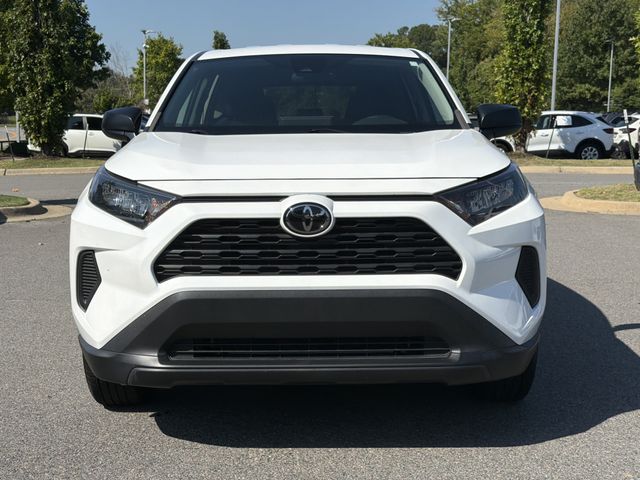 2022 Toyota RAV4 LE - Photo 8