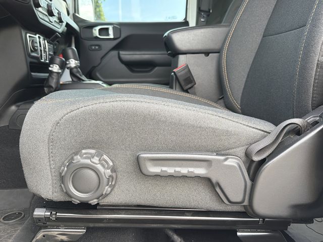 2025 Jeep Wrangler 4-Door Sport - Photo 17