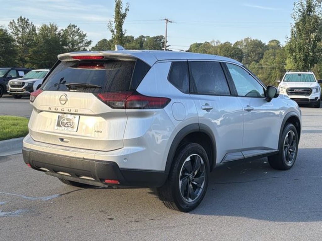 Used 2025 Nissan Rogue SV SUV
