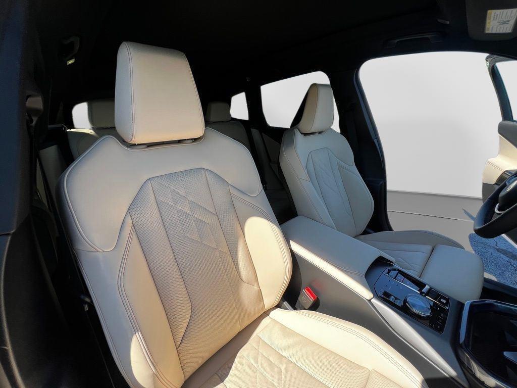 2026 BMW X3 30 - Photo 22