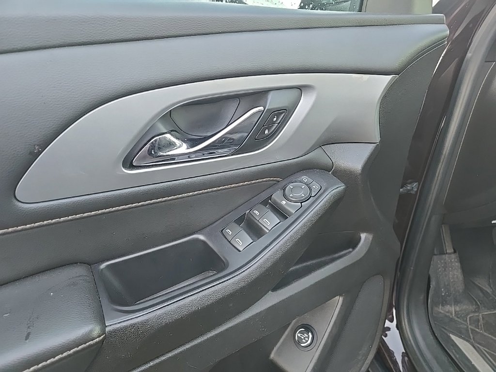 Used 2021 Chevrolet Traverse LT SUV