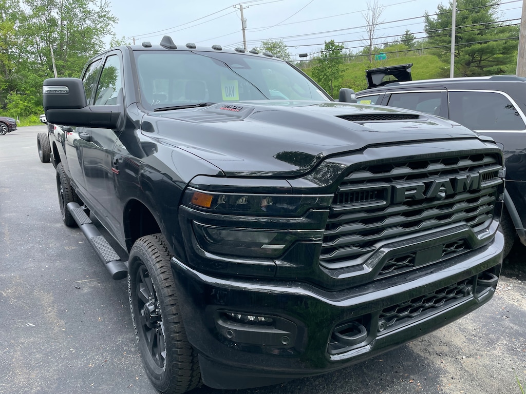 New 2026 Ram 2500 Black Express 4x4 Crew Cab 64 Box Pickup