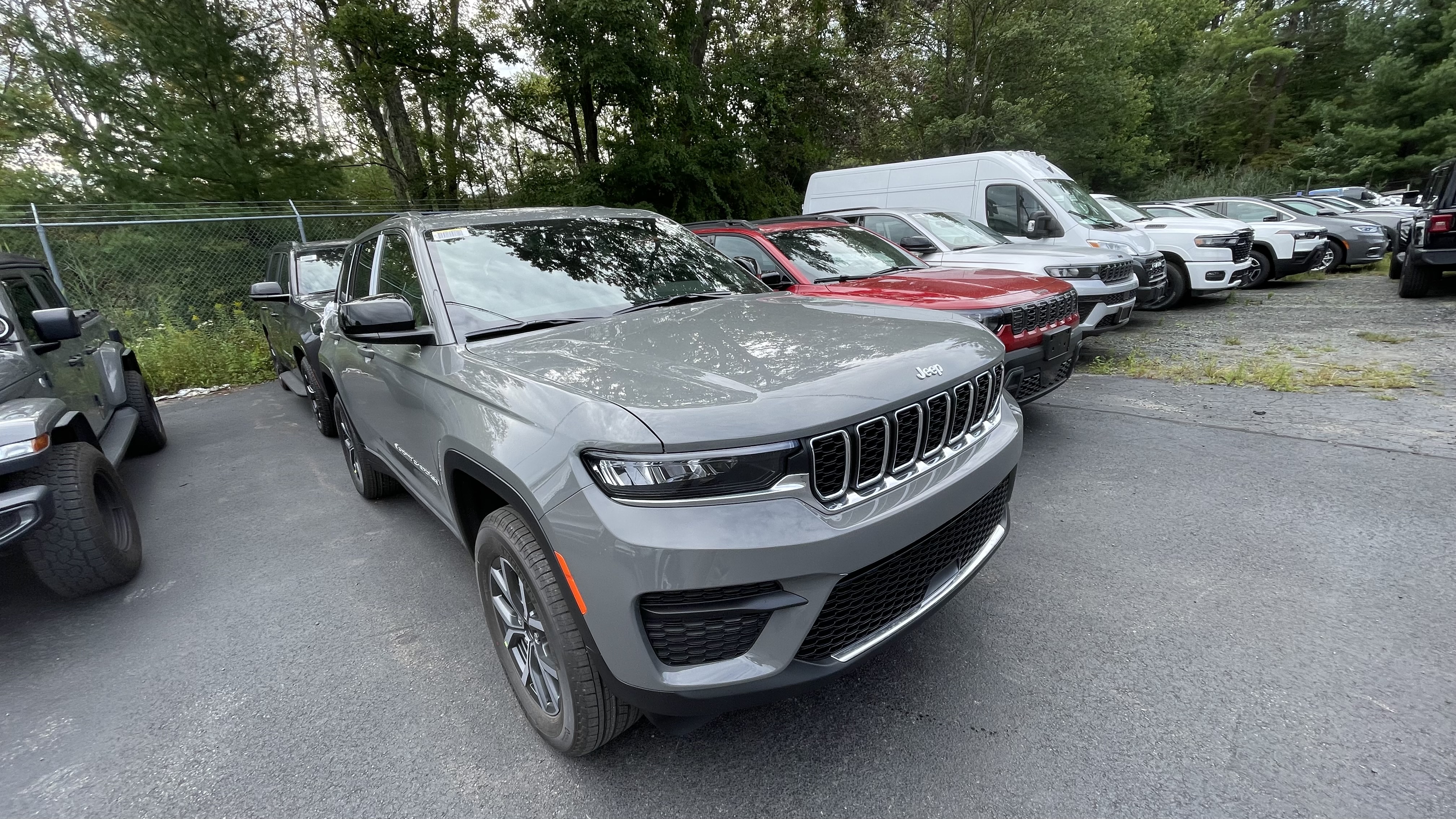 2027 Jeep Grand Cherokee Sport Utility 