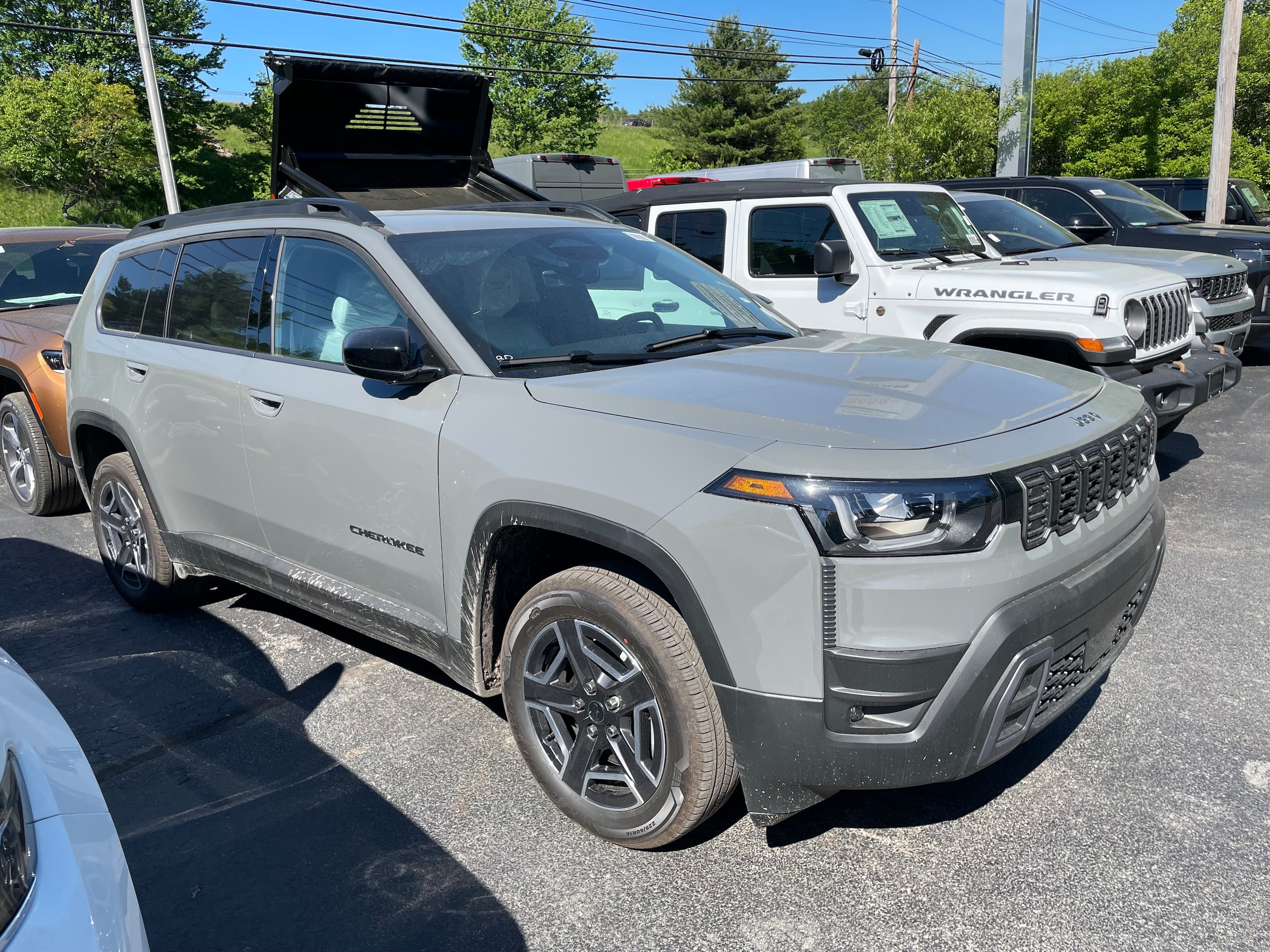 2026 Jeep Cherokee Laredo