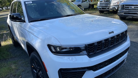 2027 Jeep Grand Cherokee Laredo Altitude Sport Utility