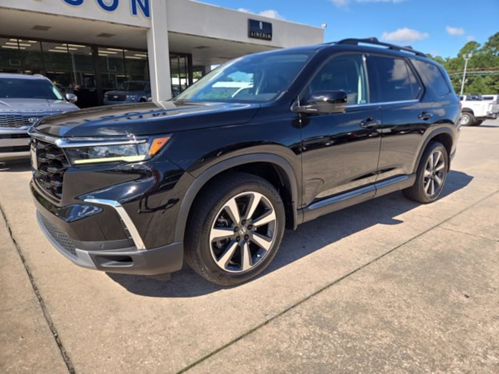 Used 2023 Honda Pilot Elite SUV