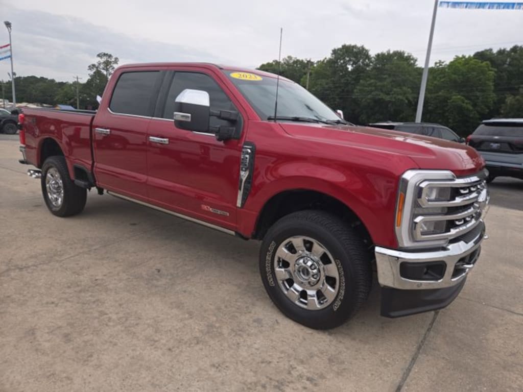 Used 2023 Ford F-250 LARIAT Truck Crew Cab