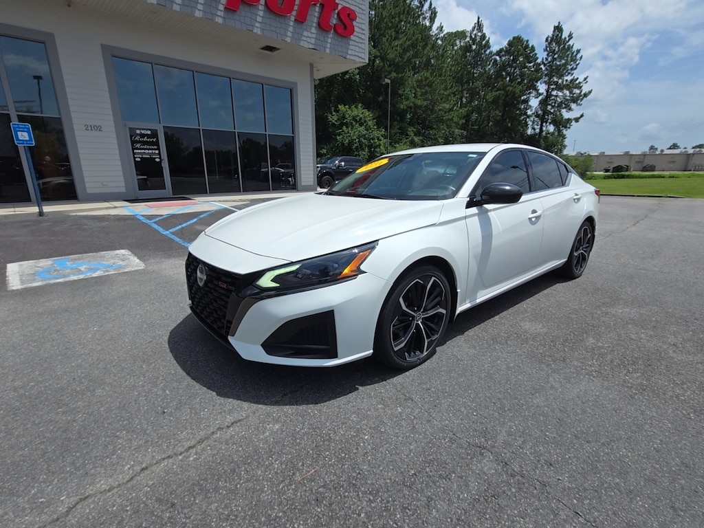 Used 2023 Nissan Altima 2.5 SR Sedan