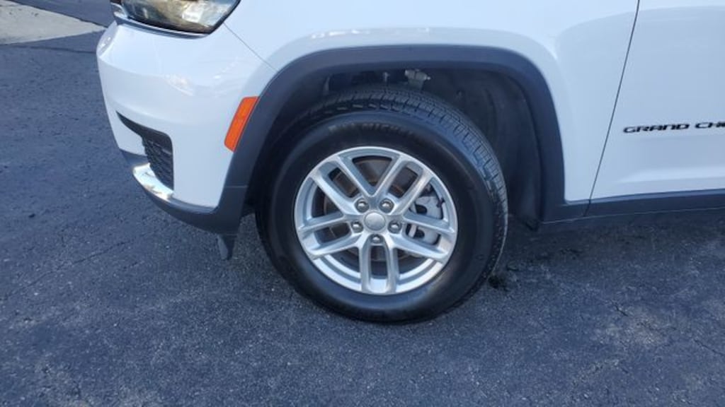 Used 2022 Jeep Grand Cherokee L Laredo SUV