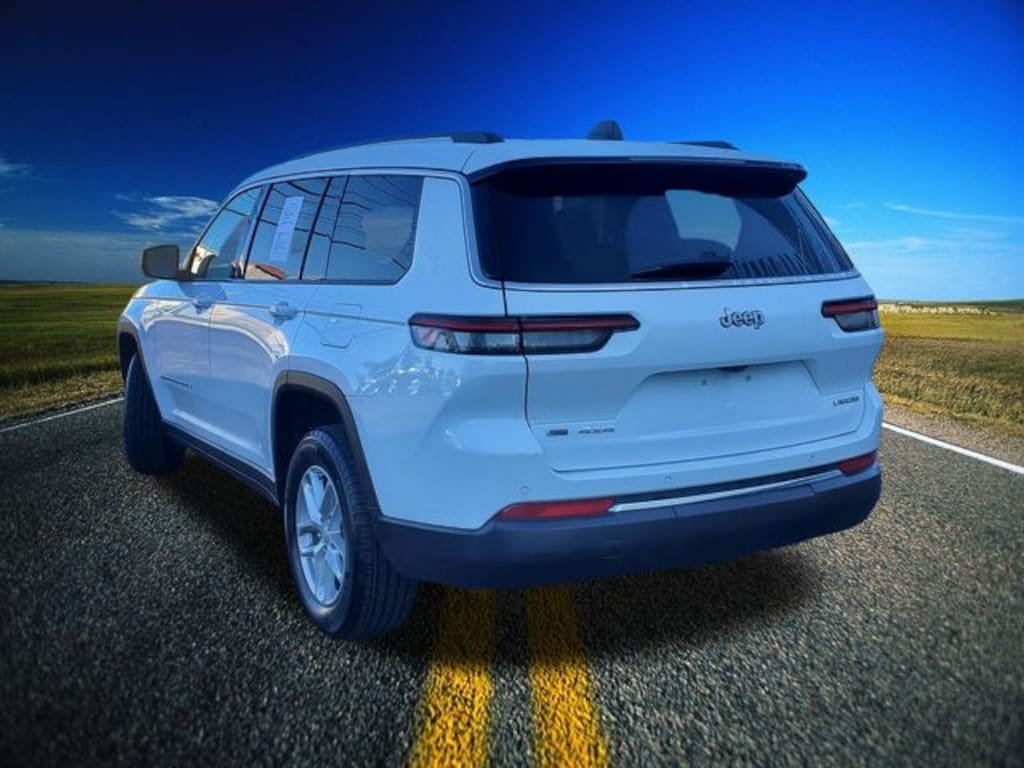Used 2022 Jeep Grand Cherokee L Laredo SUV