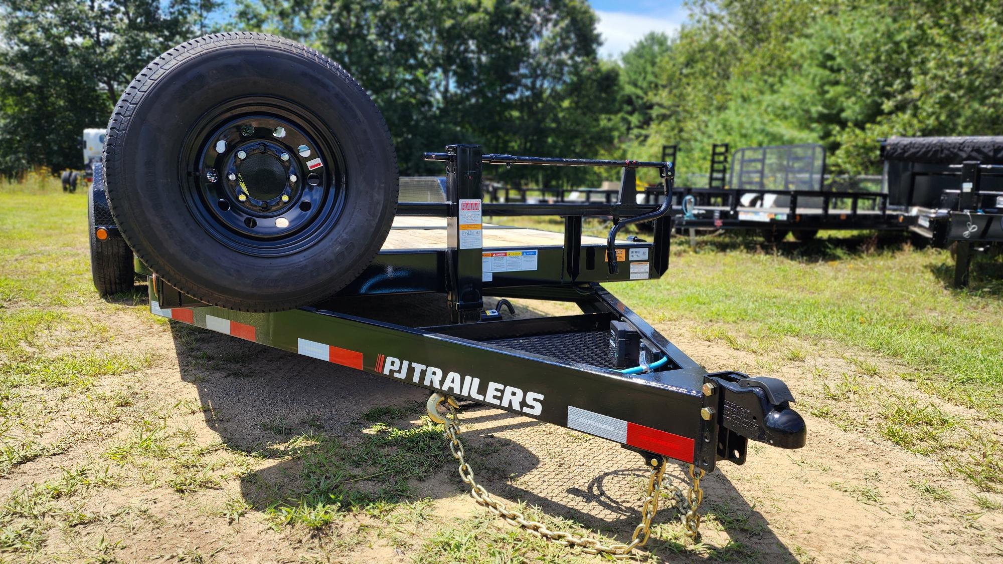 New 2025 PJ 20' Tilt 20' long 16' tilt w/ 4' stationary 20'