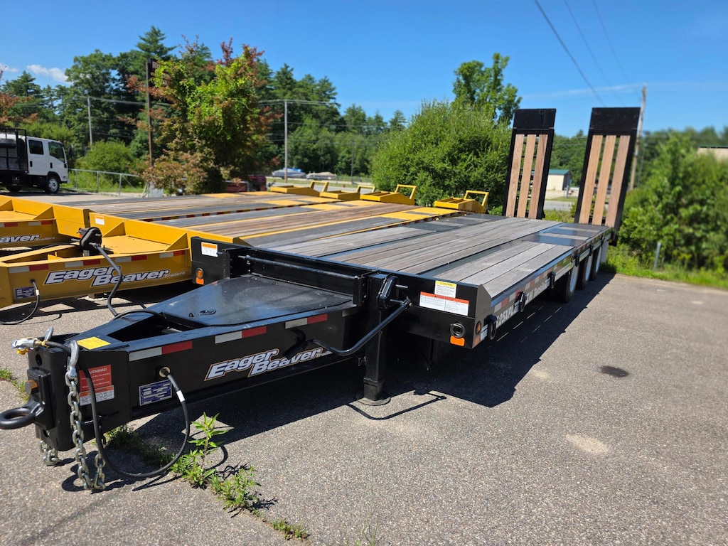 New 2026 EAGER BEAVER 25 TON Hydraulic Ramps HEAVY EQUIP. TAG TRAILER