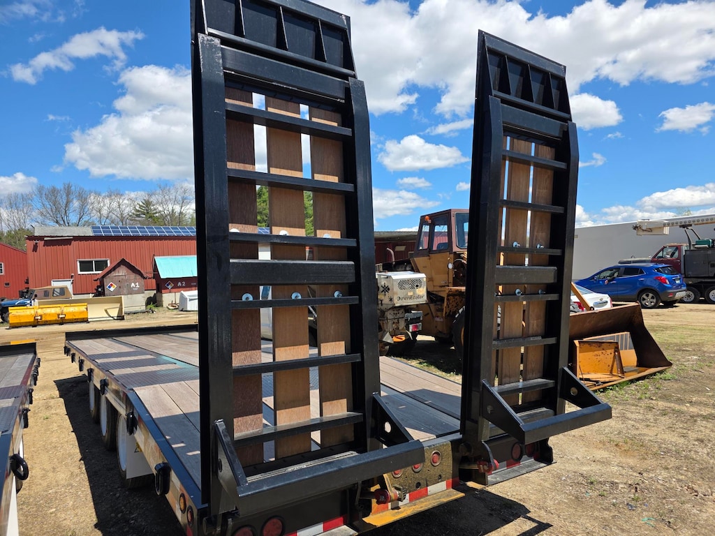 New 2026 EAGER BEAVER 25 TON Hydraulic Ramps HEAVY EQUIP. TAG TRAILER
