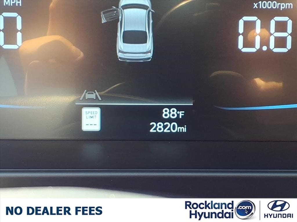 2025 Hyundai Elantra SEL - Photo 13