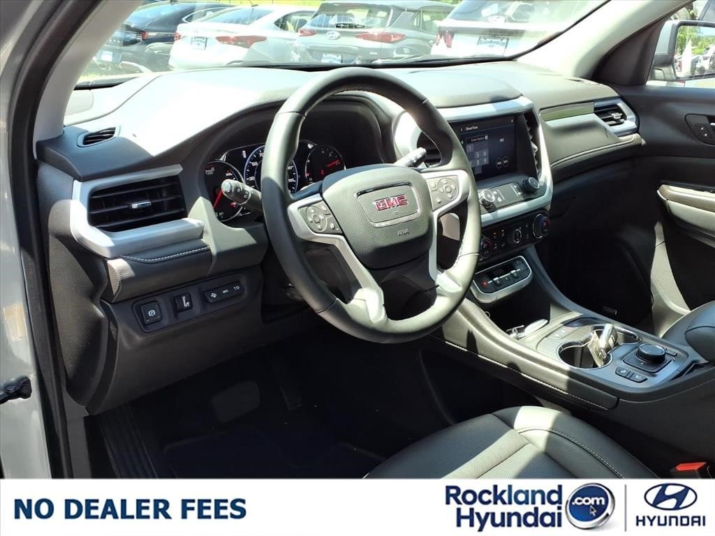 2023 GMC Acadia SLT - Photo 10