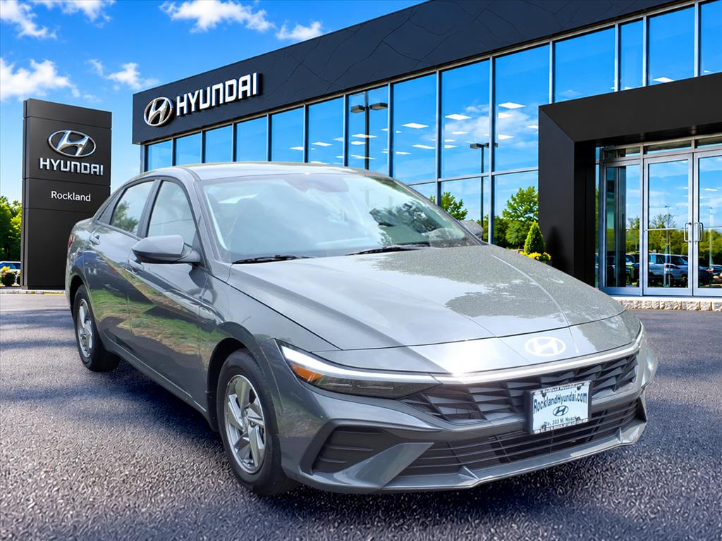 2025 Hyundai Elantra SE