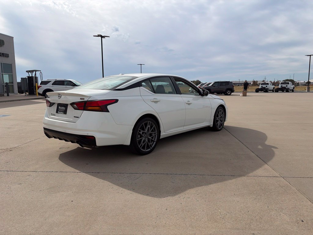 Used 2024 Nissan Altima 2.0 SR Sedan