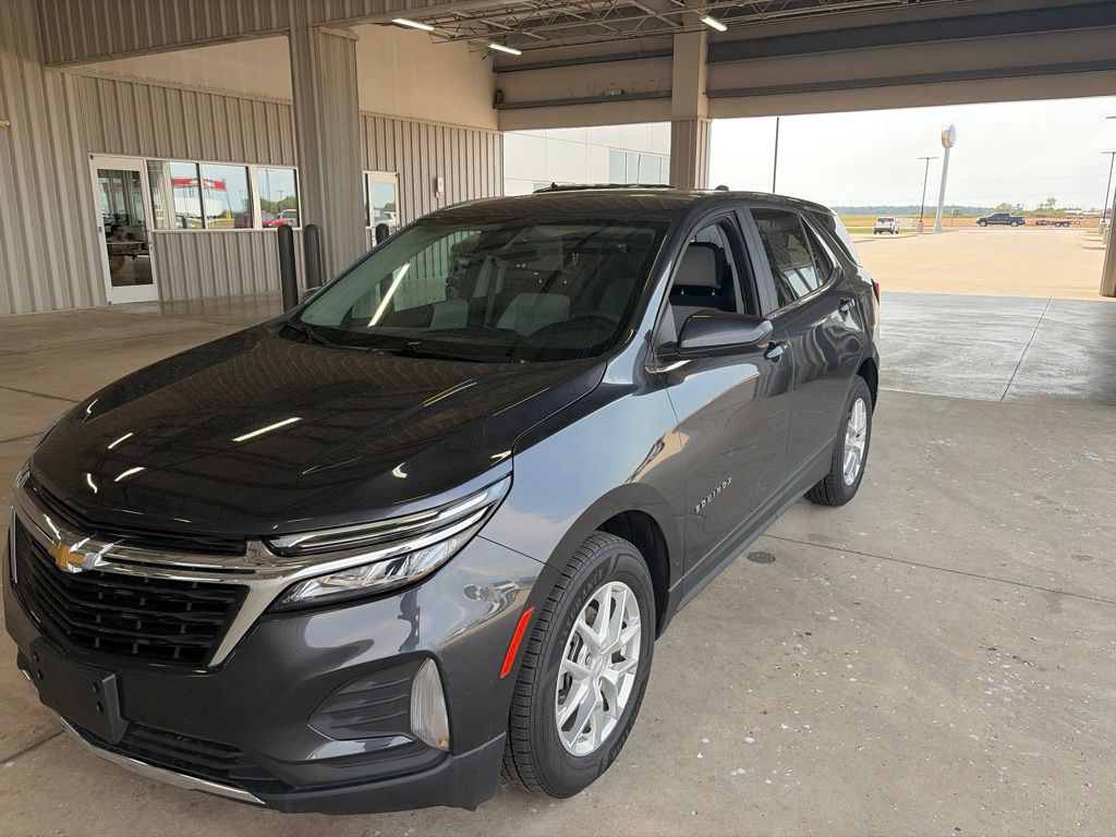 Used 2022 Chevrolet Equinox LT with VIN 2GNAXKEV4N6139781 for sale in Stuttgart, AR