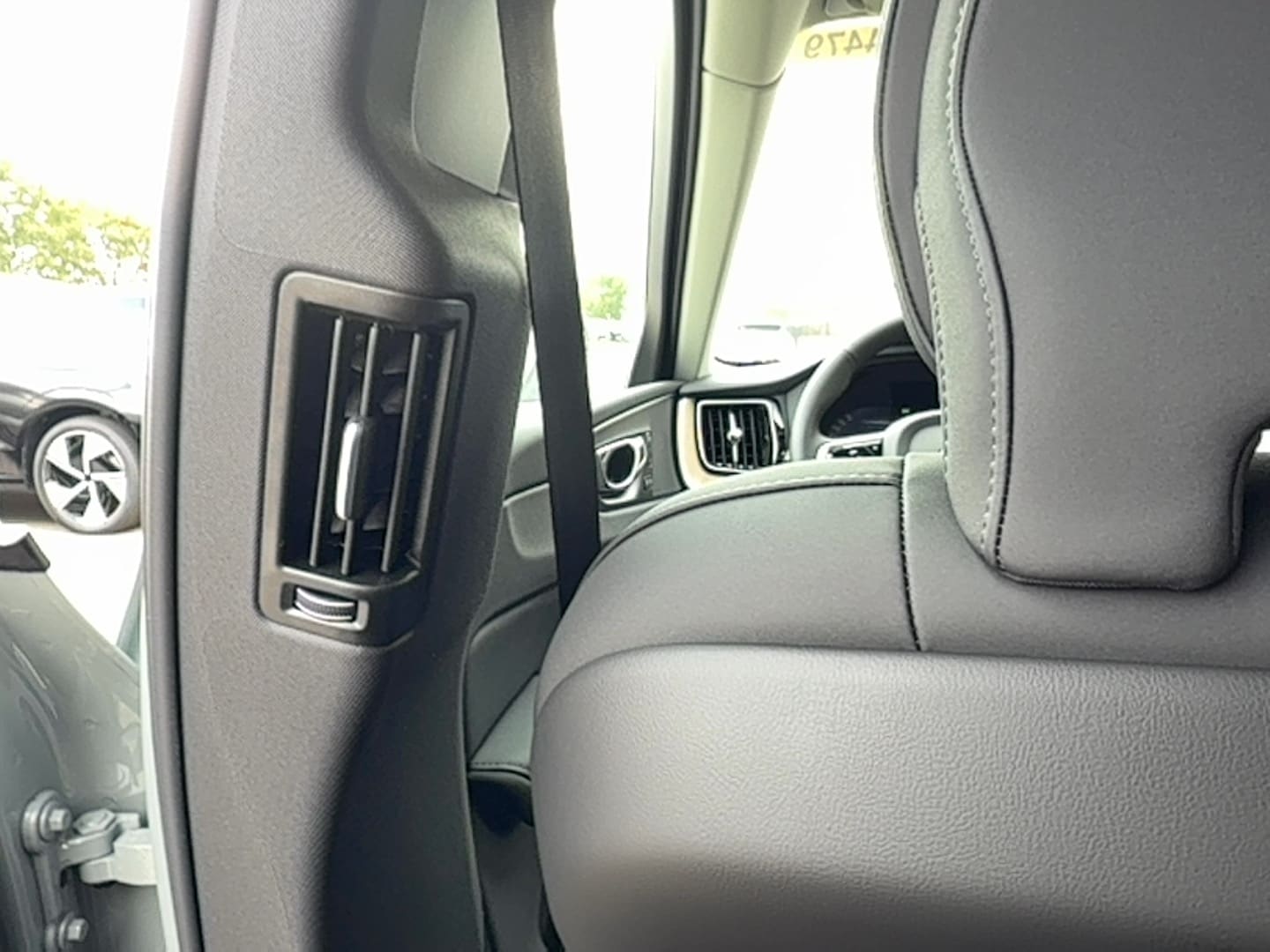 2026 Volvo XC60 Plus - Photo 17