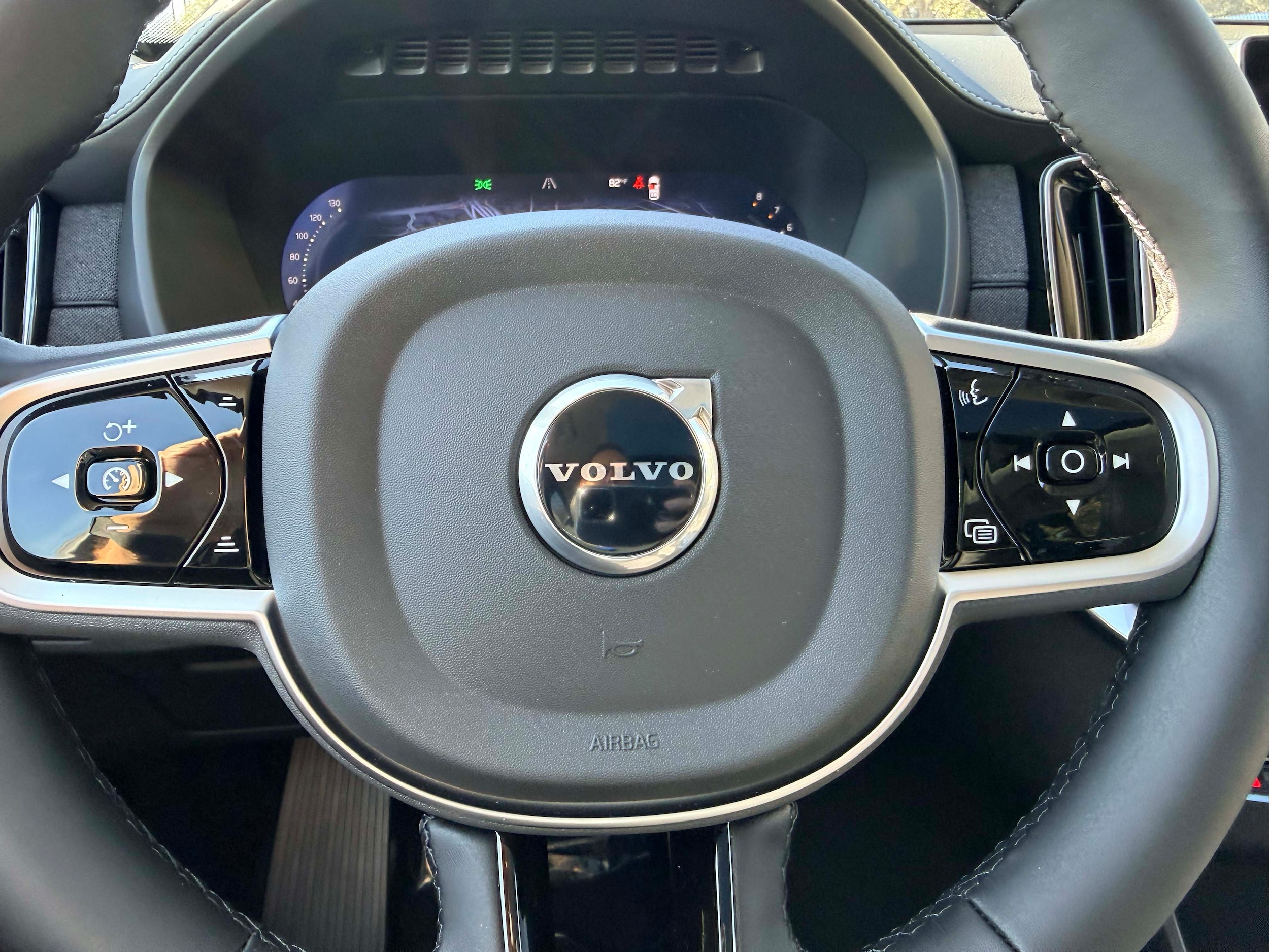 2026 Volvo XC90 Ultra - Photo 18