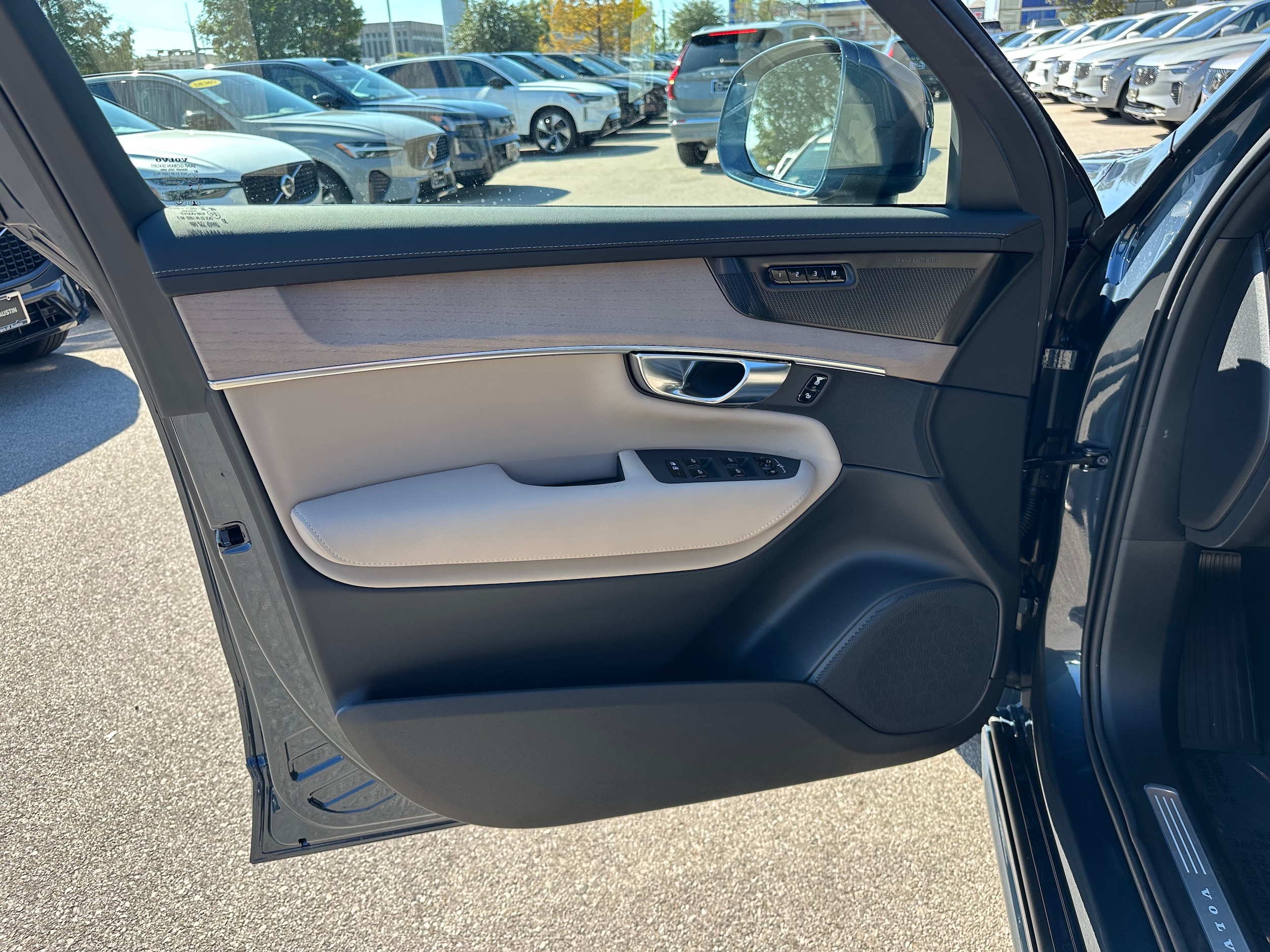 2026 Volvo XC90 Plus - Photo 19