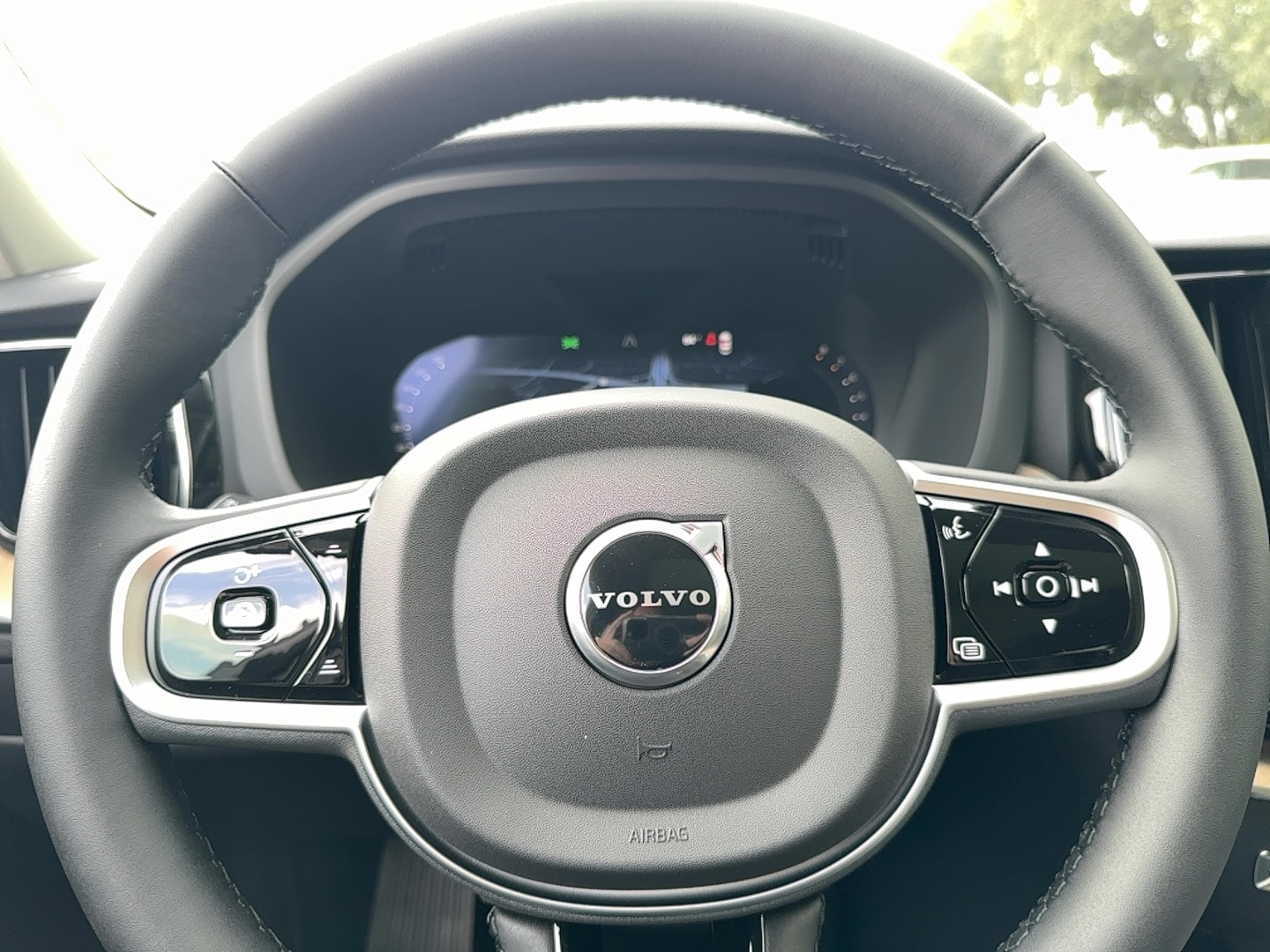 2026 Volvo XC60 Plus - Photo 19