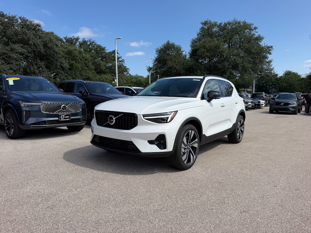New 2026 Volvo XC40 B5 Ultra SUV