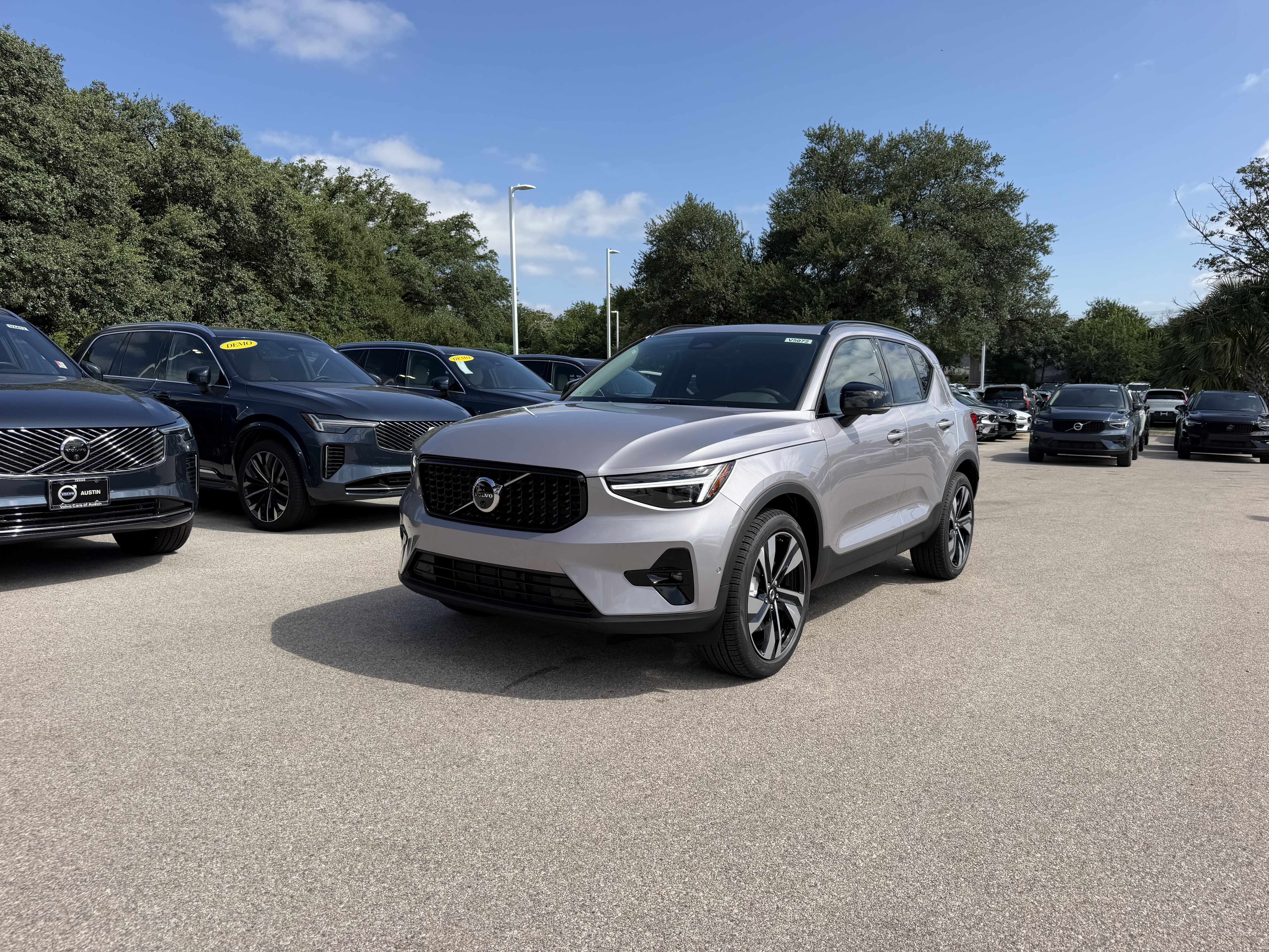 New 2026 Volvo XC40 B5 Ultra SUV