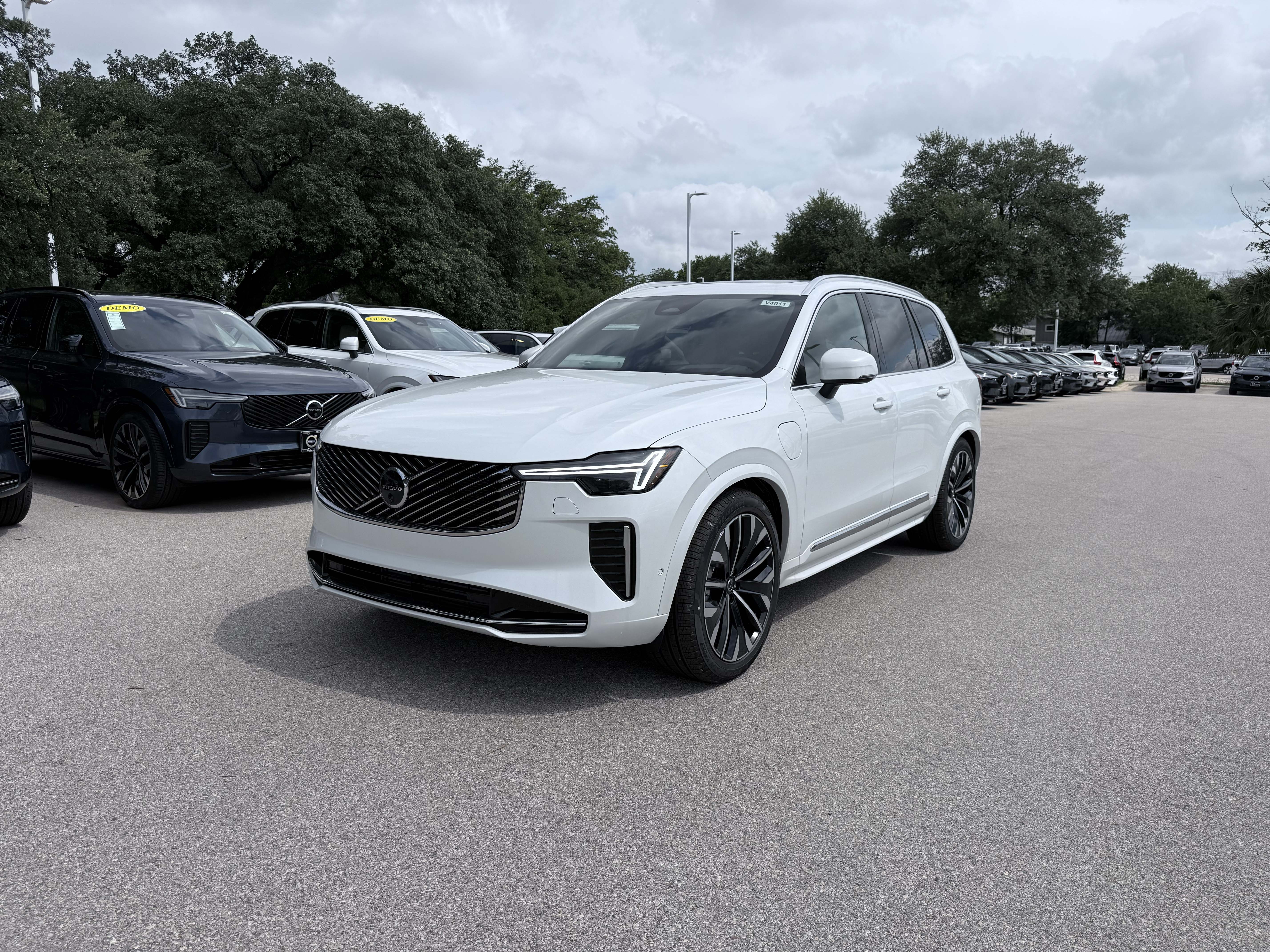 New 2026 Volvo XC90 plug-in hybrid T8 Ultra 7-Seater SUV