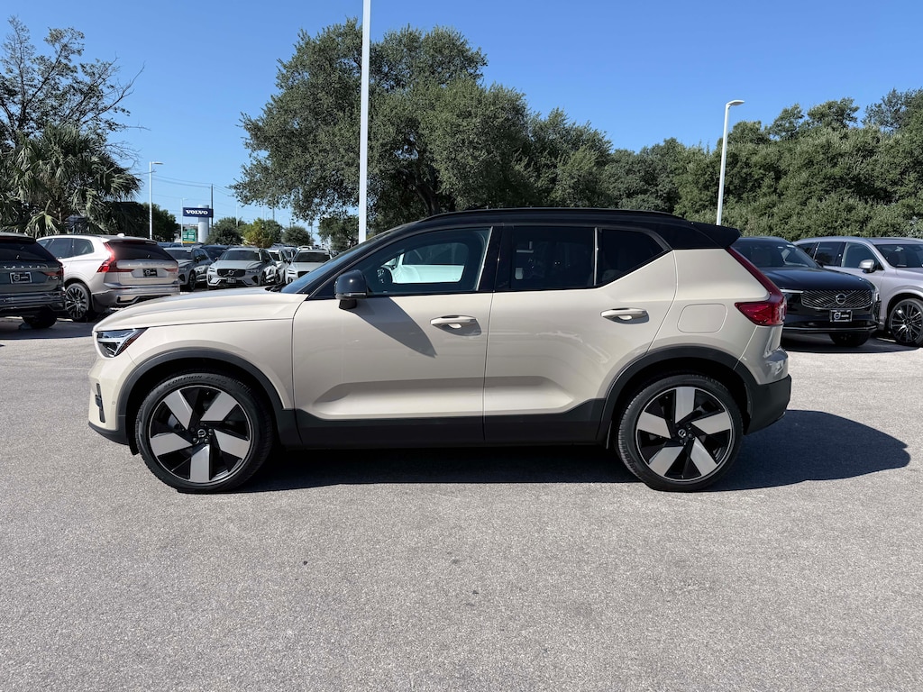 Certified 2025 Volvo EX40 Twin Motor Ultra SUV