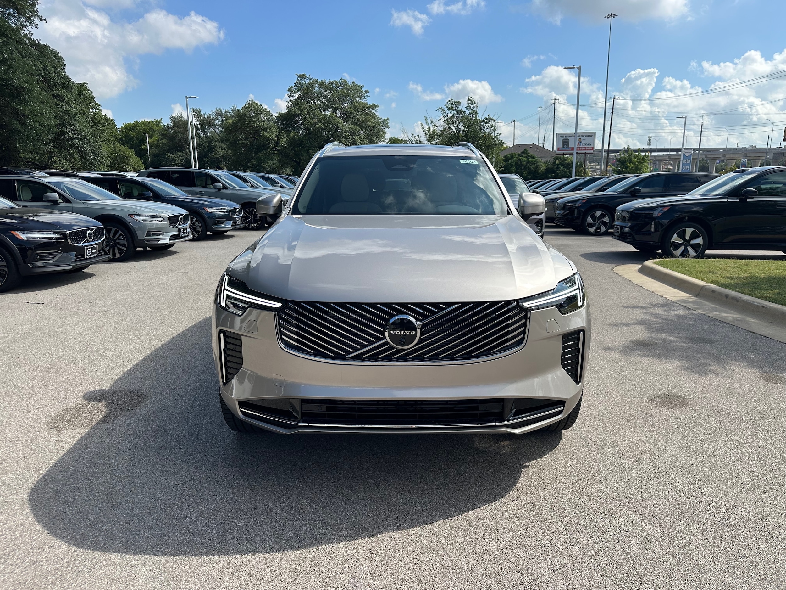 2026 Volvo XC90 Plus - Photo 6