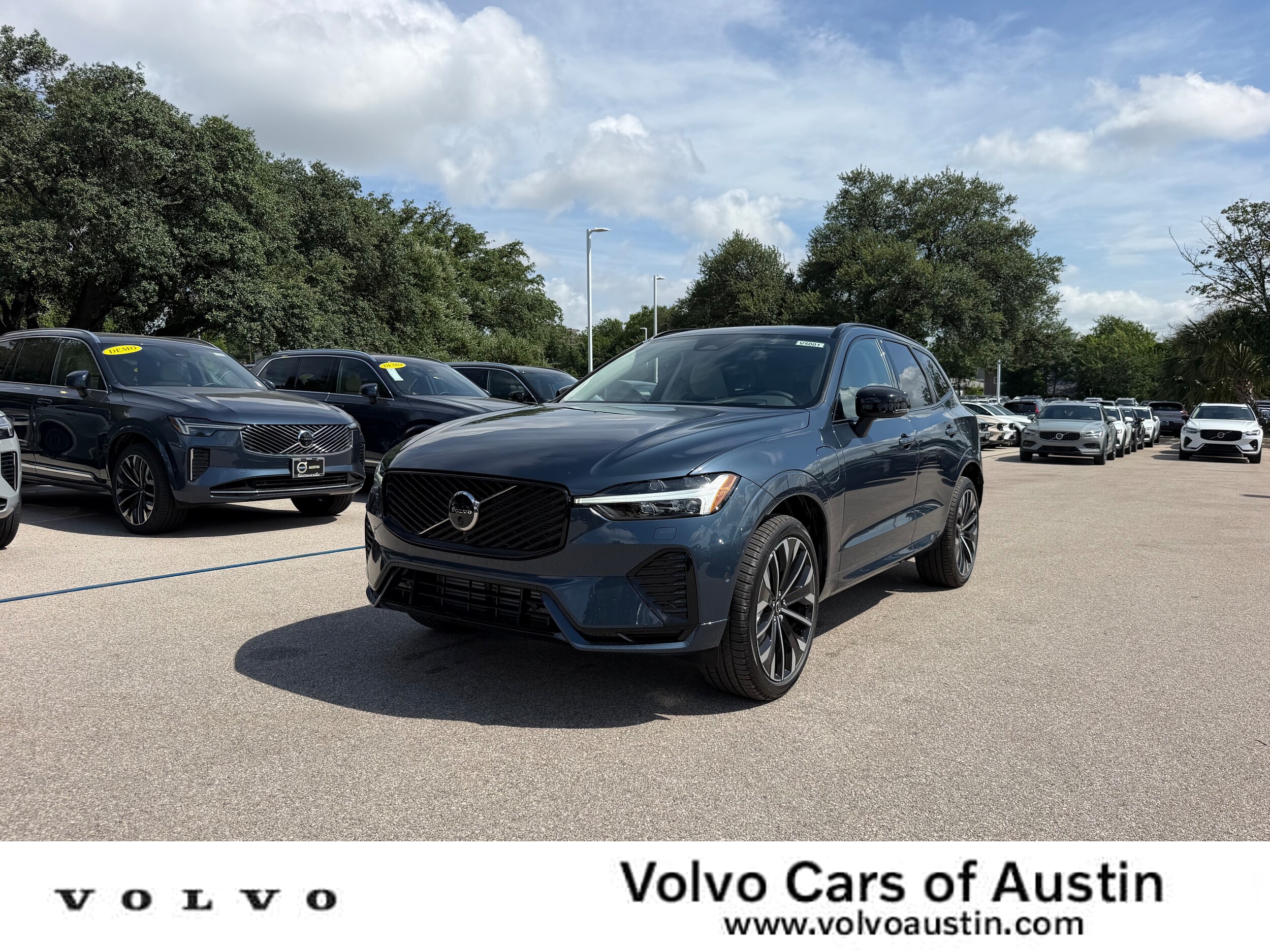 New 2026 Volvo XC60 plug-in hybrid T8 Ultra SUV