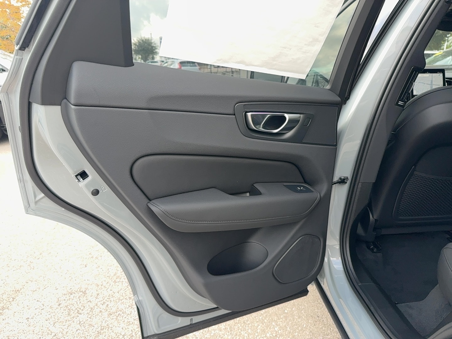 2026 Volvo XC60 Plus - Photo 15