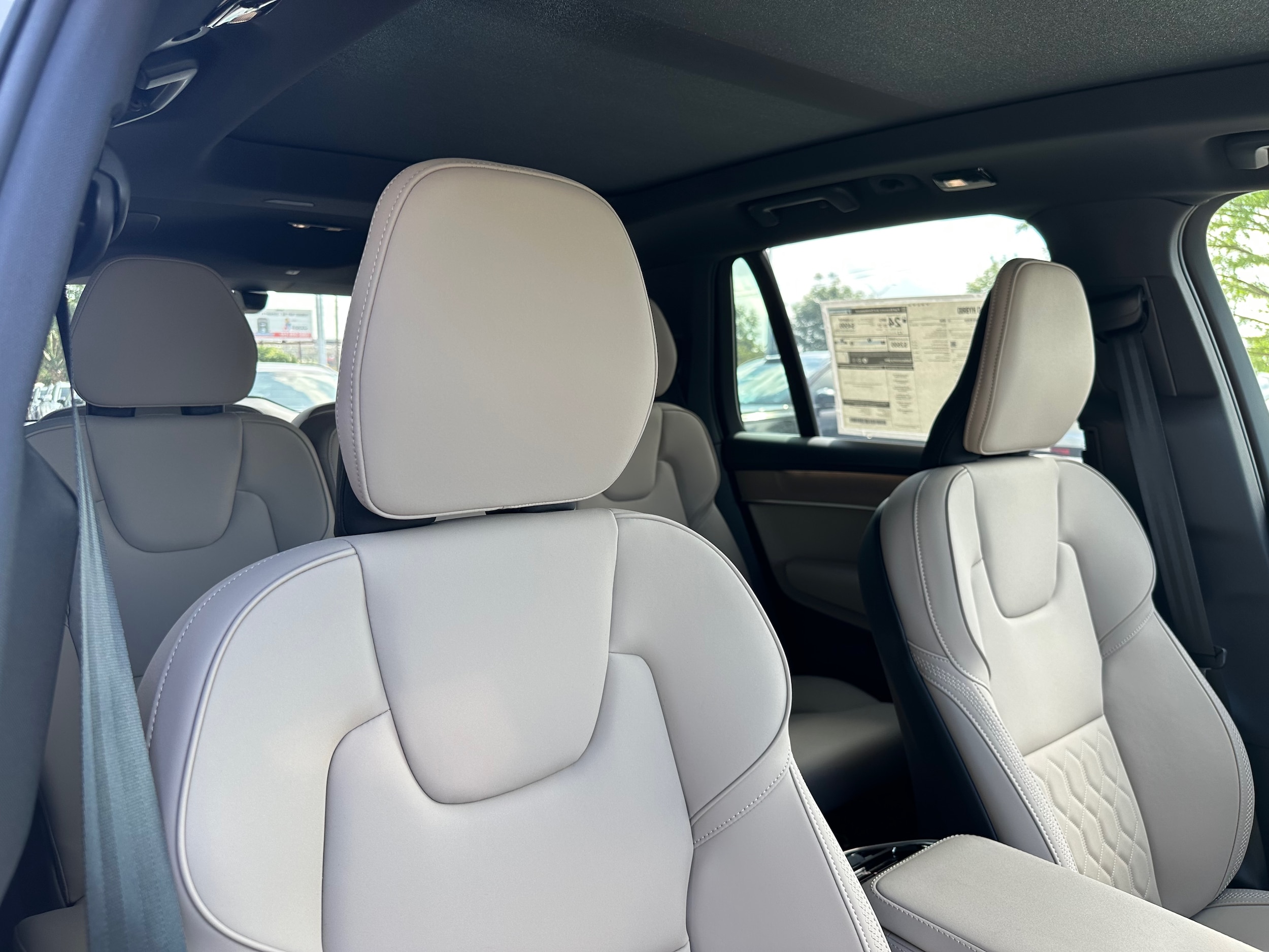 2026 Volvo XC90 Plus - Photo 9
