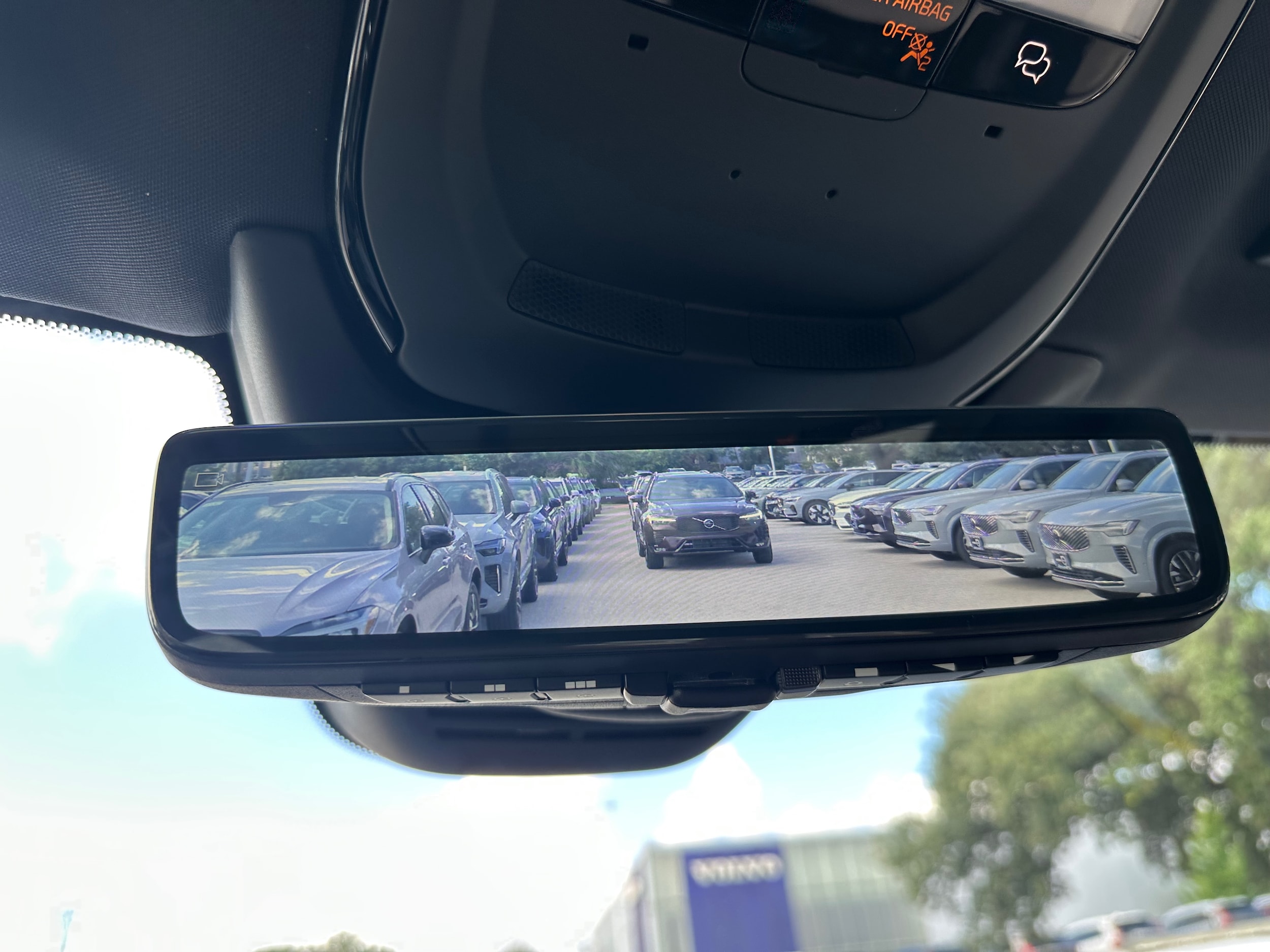 2026 Volvo XC90 Plus - Photo 17