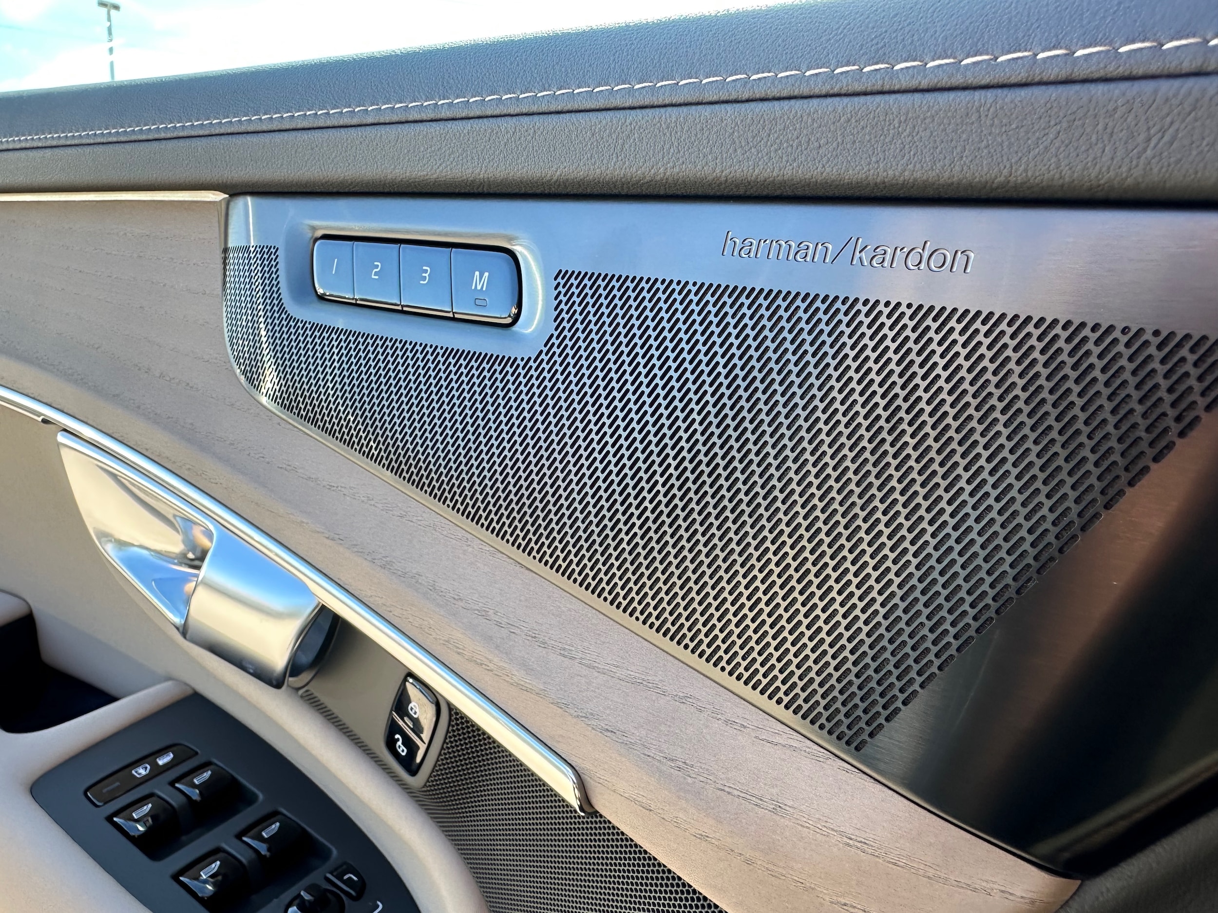 2026 Volvo XC90 Plus - Photo 20