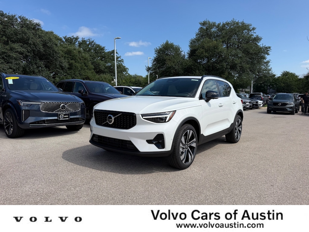 New 2026 Volvo XC40 B5 Ultra SUV