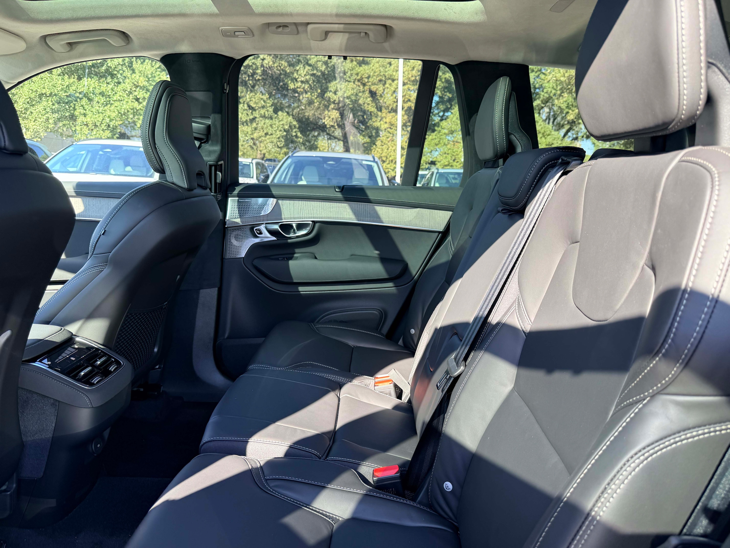 2026 Volvo XC90 Ultra - Photo 13