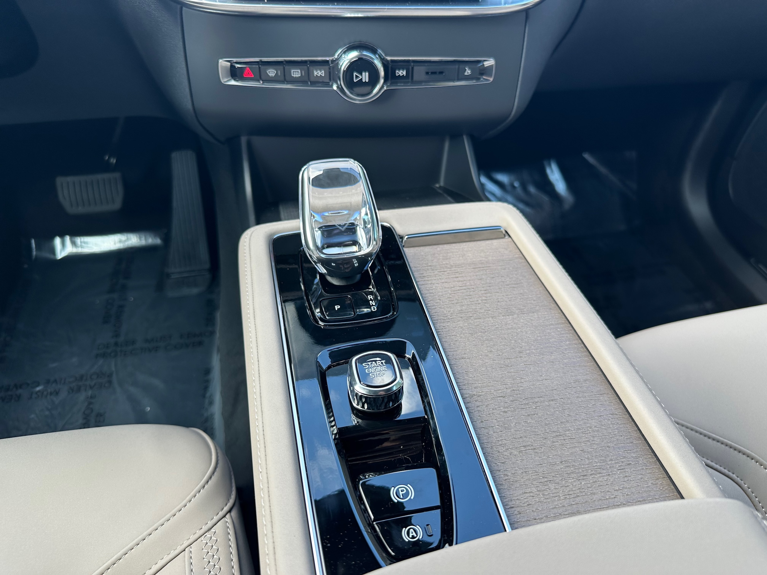 2026 Volvo XC90 Plus - Photo 13