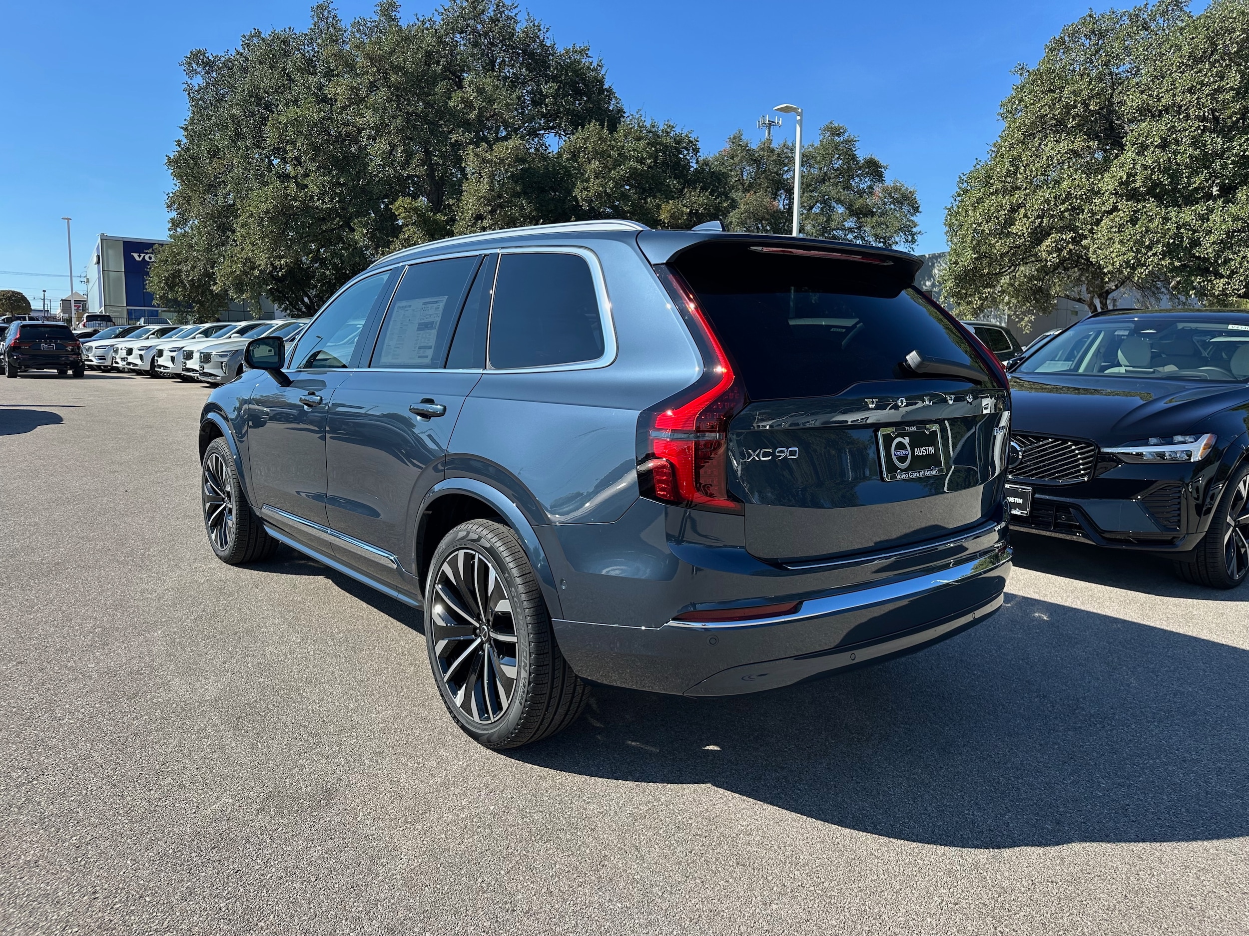 2026 Volvo XC90 Plus - Photo 5